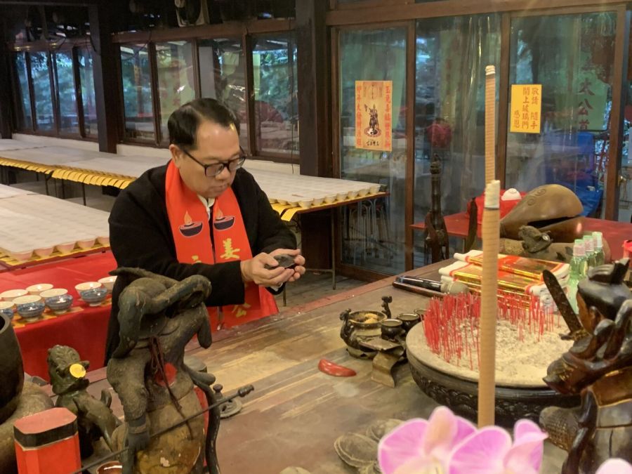 全台降瑞雪!陽明山姜太公道場卜出國運籤 238 全台降瑞雪!陽明山姜太公道場卜出國運籤 237