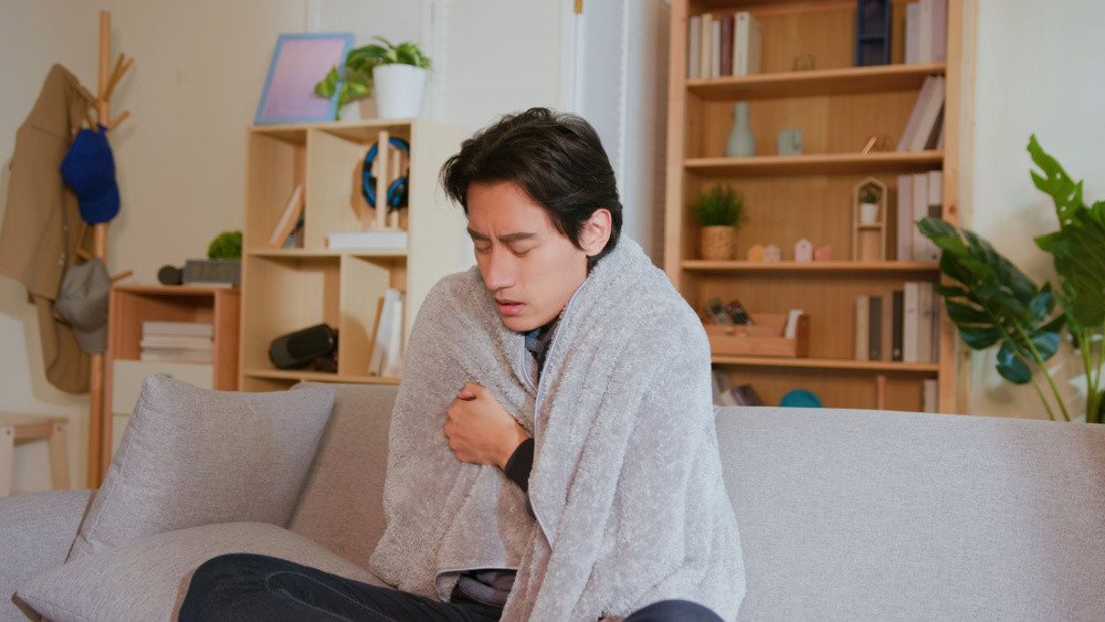 猝死最常發生於「早上起床」? 醫呼籲:掀棉被後「4件事」一定要做!