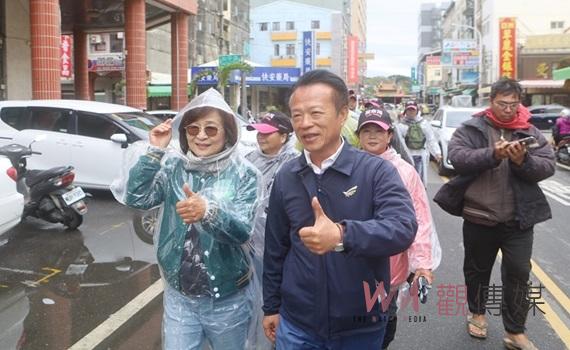 (有影片)/蘇治芬徒步謝票抵虎尾黃凱加油 翁章梁稱讚為年輕政治人物示範