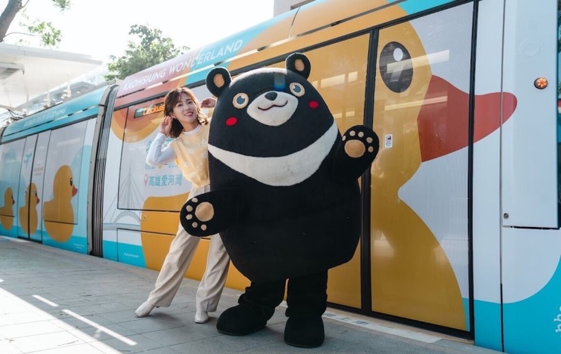 「呱」起旋風！黃色小鴨跨足海陸運具 高雄熊聯手發言人帶您轉乘暢遊高雄
