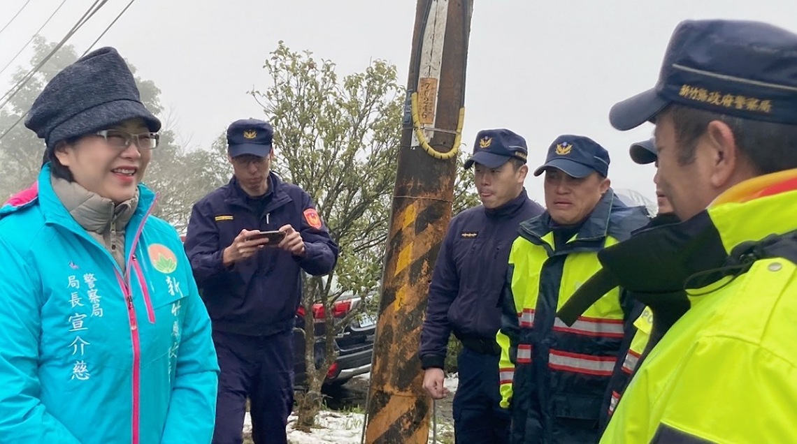橫山警啟動雪季勤務    竹縣警局長宣介慈零度低溫慰問溫暖警心