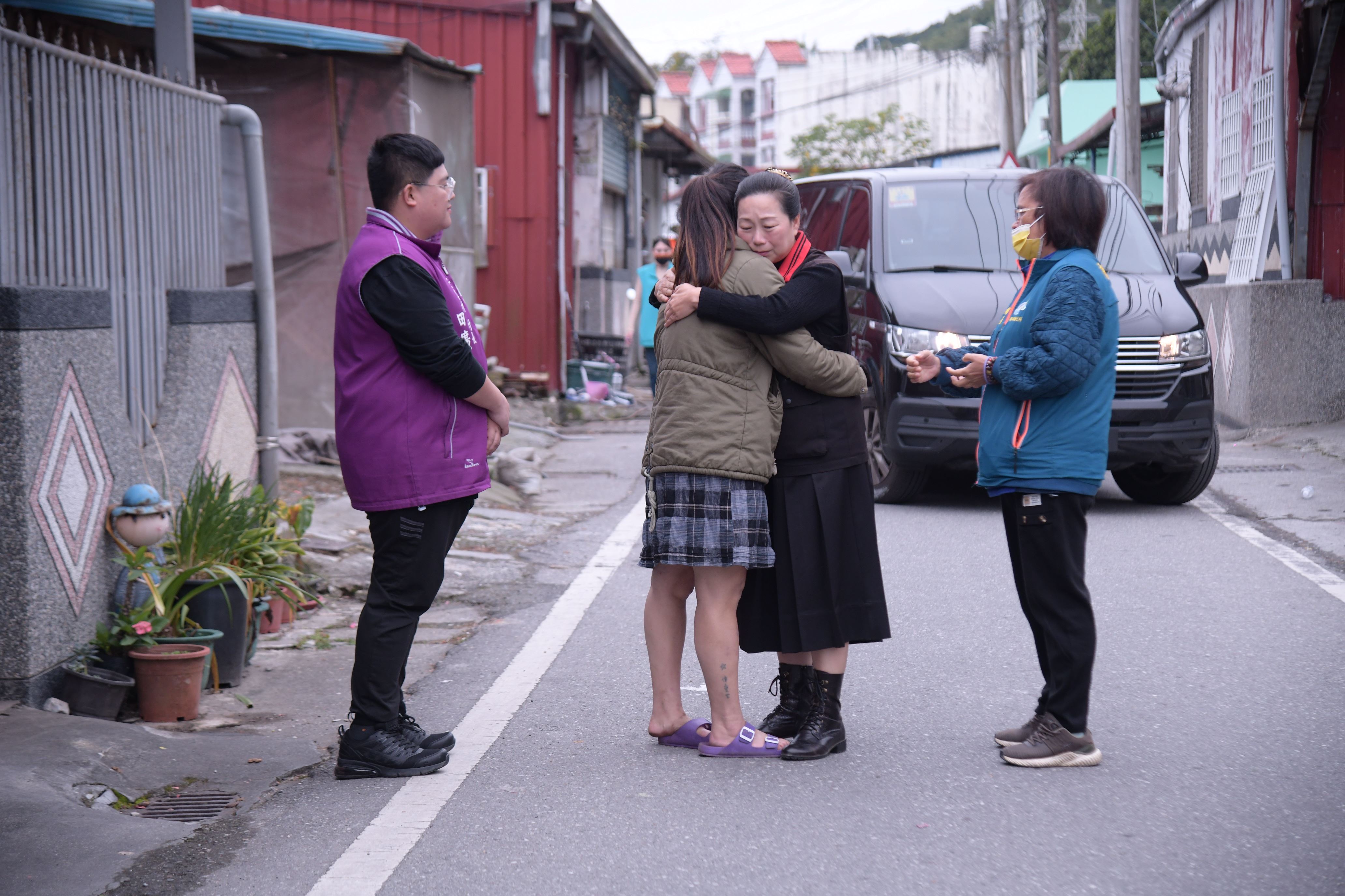 花蓮民宅大火小兄妹不幸喪命 徐榛蔚慰問家屬全力支援重建