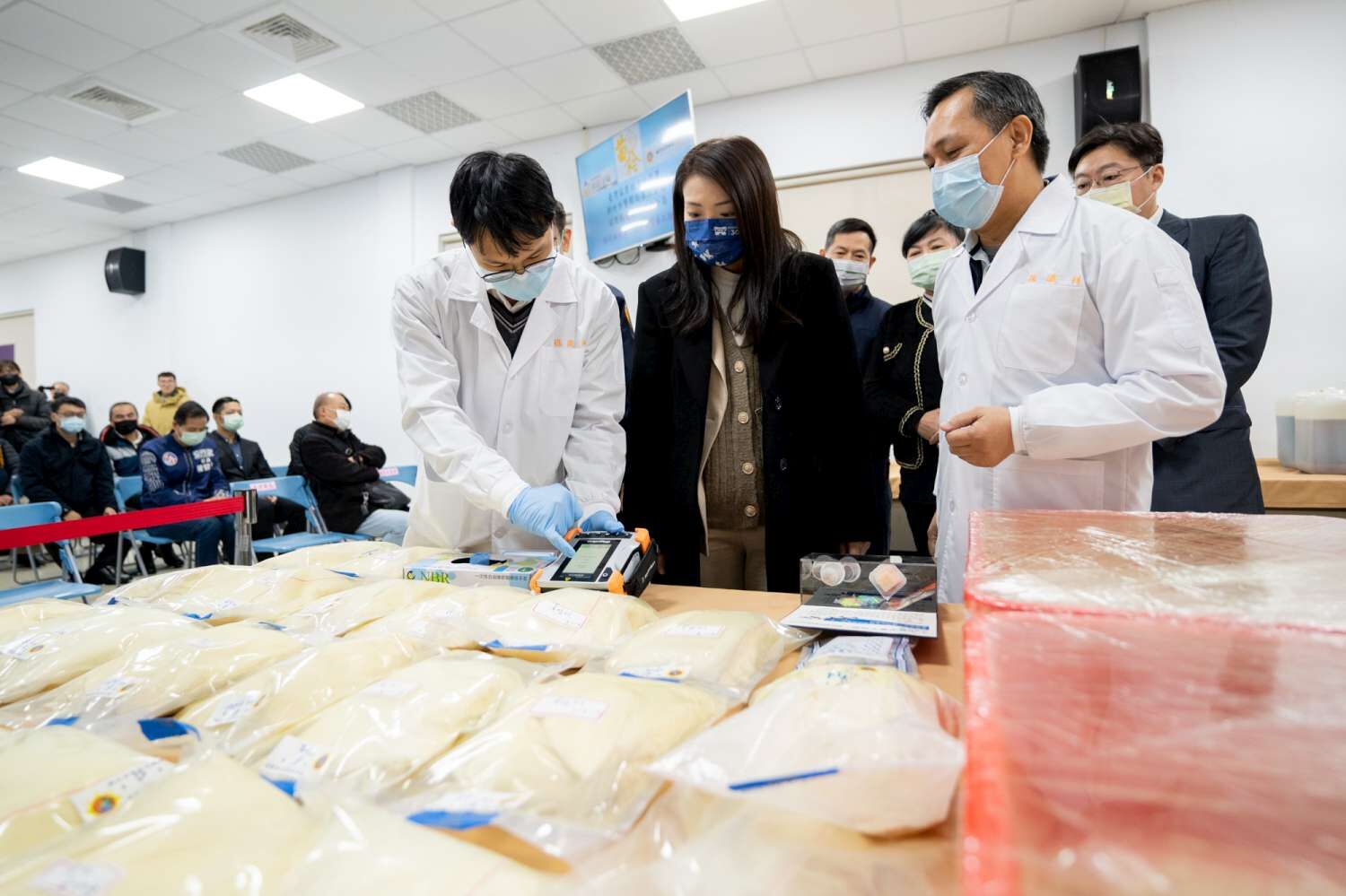 竹苗警聯手破百公斤製毒工廠　高虹安頒獎勵金感謝警方辛勞