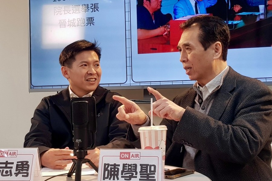 立法院長投誰? 陳學聖:柯文哲有種就白綠合 244 立法院長投誰? 陳學聖:柯文哲有種就白綠合 243