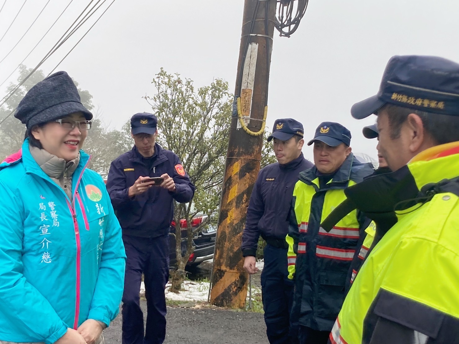 警察局長宣介慈視察執行雪季勤務員警，感謝勤務期間同仁的付出與辛勞。（圖/記者林照東翻攝）