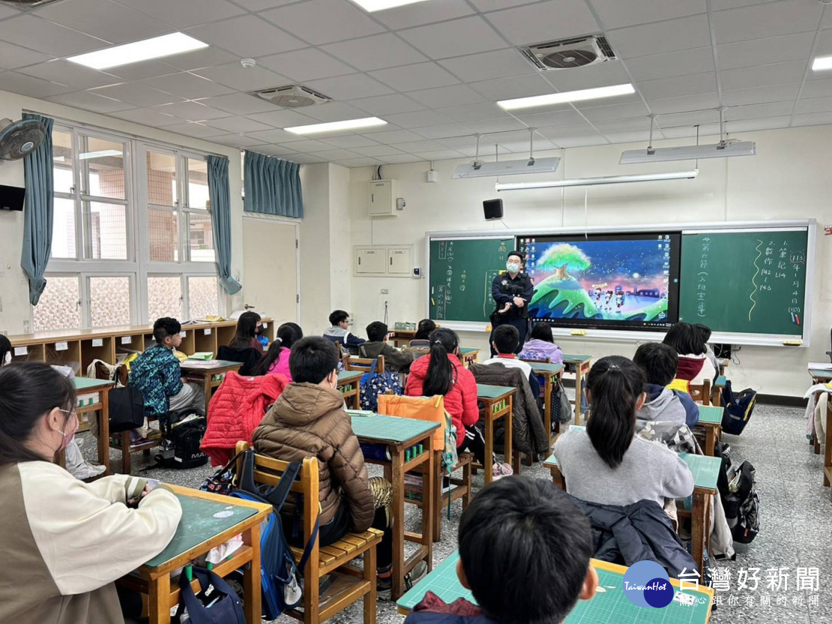 蘆竹警前進校園宣導,防詐意識從小紮根。