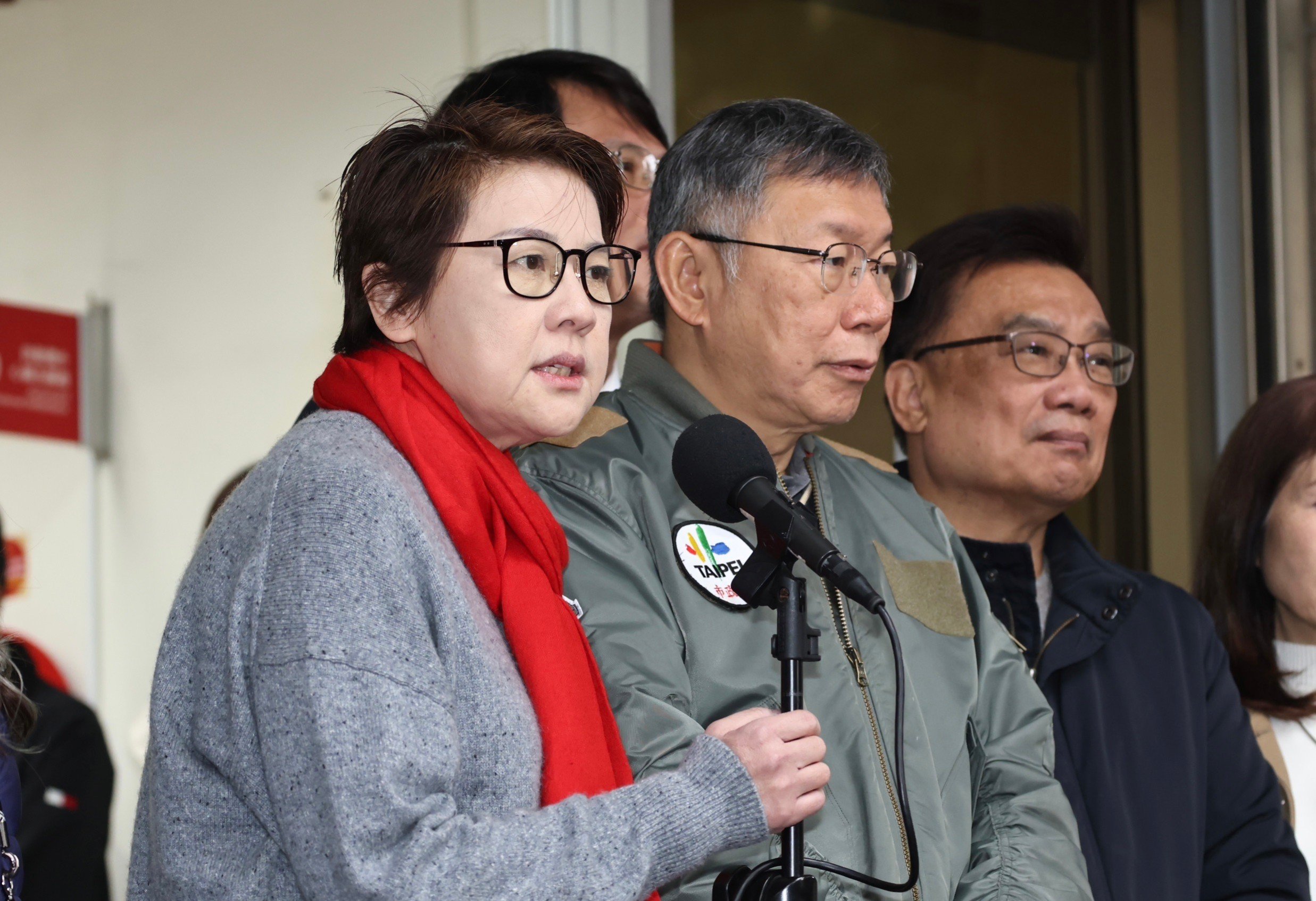 四叉貓爆她反對蔡壁如任中央委員,黃珊珊(左一)嗆告。林啟弘攝