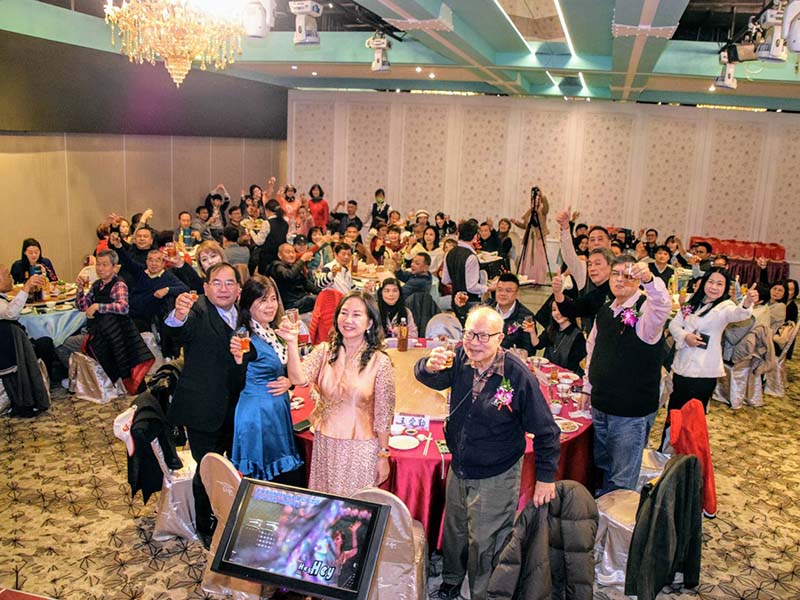 雖然23日台灣迎來霸王級的寒流,外面的天氣凍到骨子裡,但會場內的氣氛卻暖到心坎裡。大會在大家的熱情歡唱下,圓滿閉幕。圖/石雨鑫