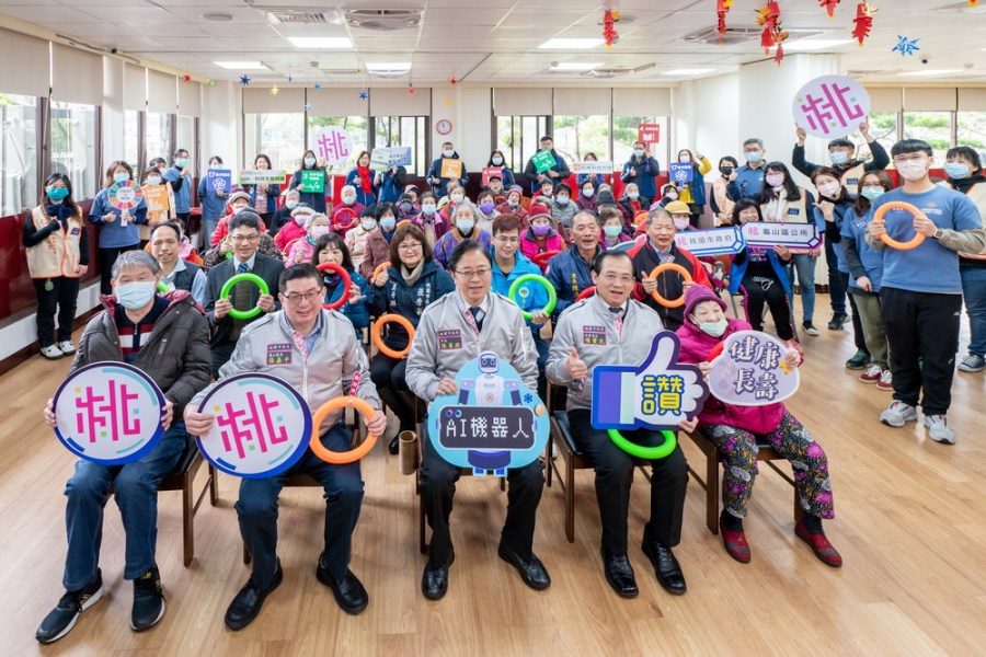 龜山社區導入AI科技健康照護 張善政:實現以長健取代長照 212 龜山社區導入AI科技健康照護 張善政:實現以長健取代長照 211