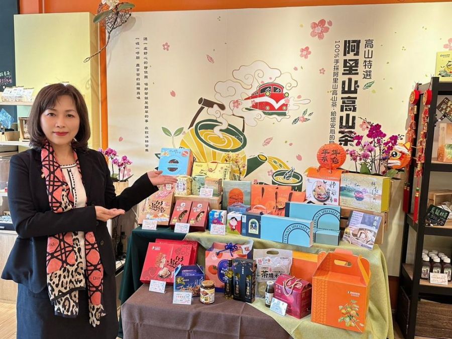 番路鄉農會助農民總幹事趙幸芳行銷 設新春伴手禮專區