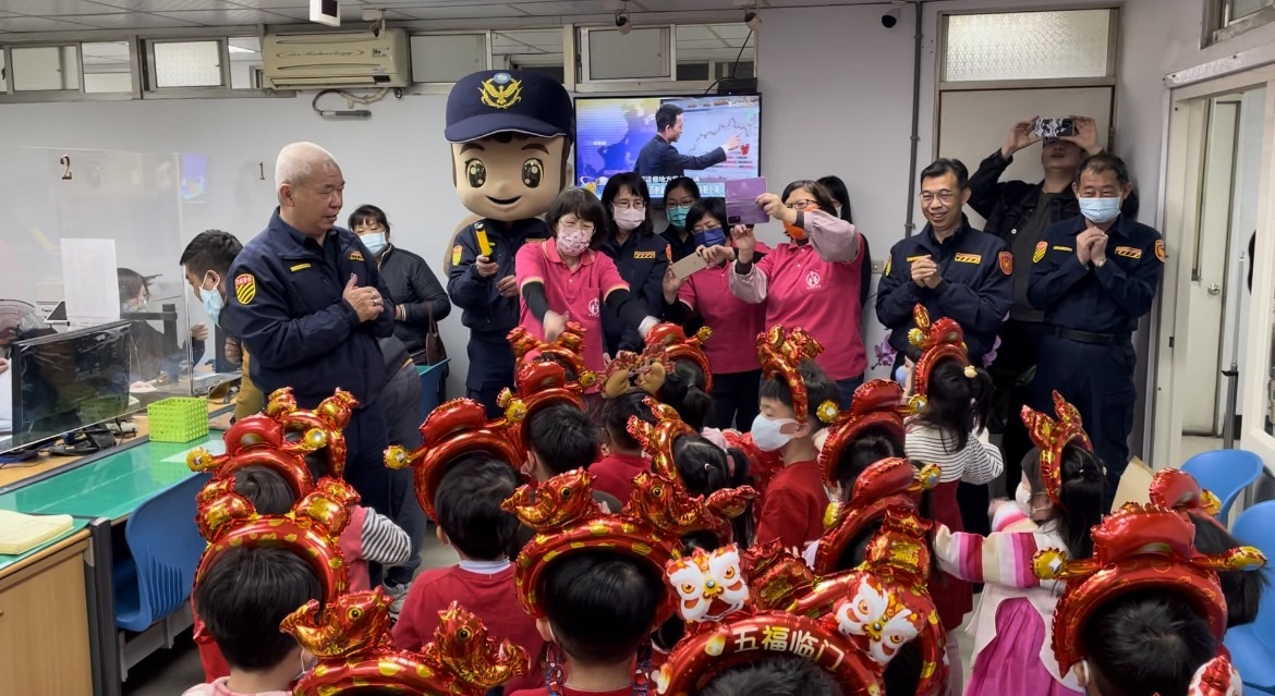 市警局局長林炎田表示歡迎各位小朋友加入交通小尖兵的行列，當交通安全小種子。〈圖／翻攝畫面〉