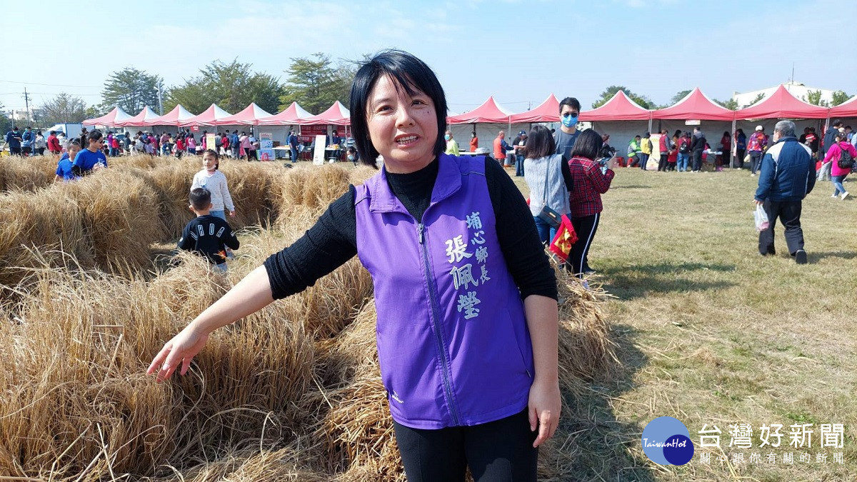 埔心鄉舉辦113年來埔心找年味活動 現埸稻草扎成尋寶迷宮、兒童彩繪燈籠充滿濃濃的年味