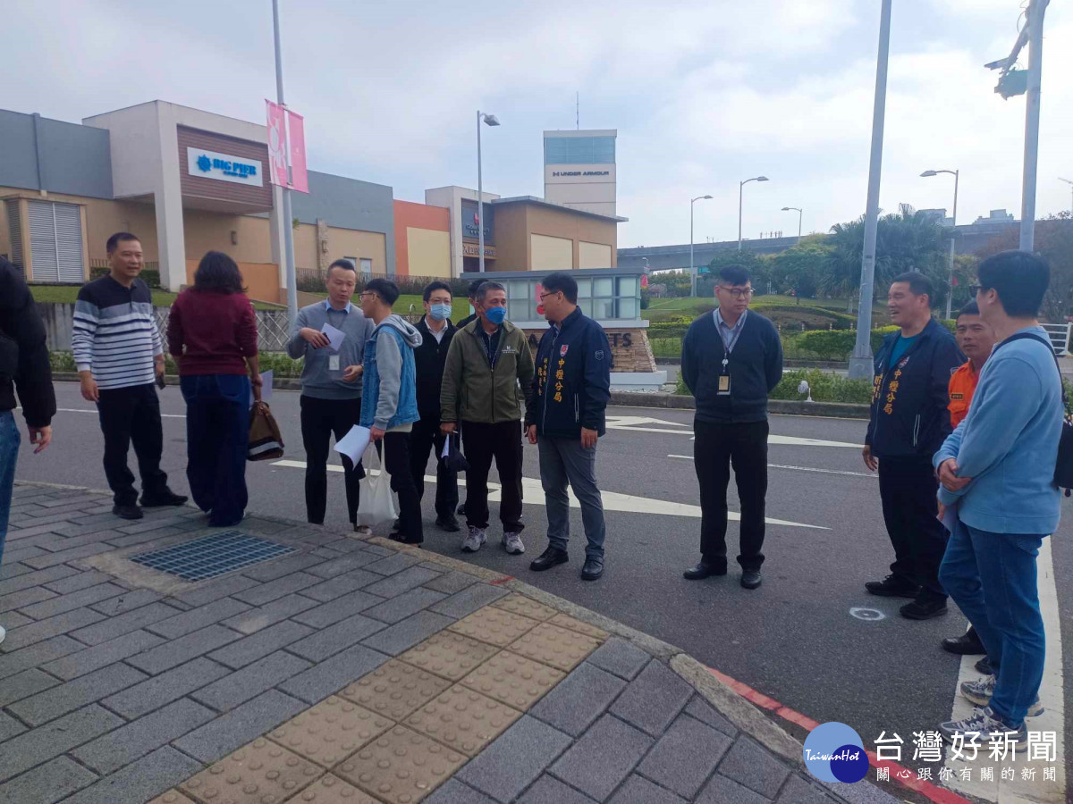 中壢警會勘交通疏導，讓您平安出門快樂回家。
