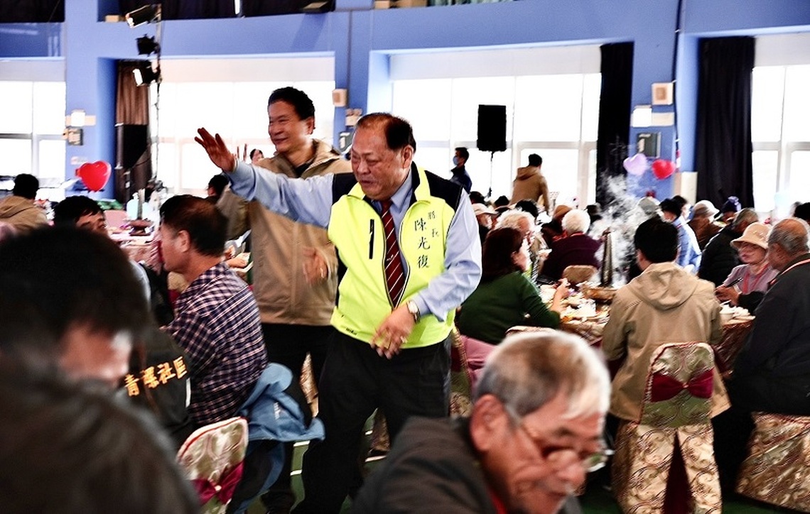 臺電尖山發電廠與獨居及清寒長者圍爐過新年 陳光復一同共襄盛舉