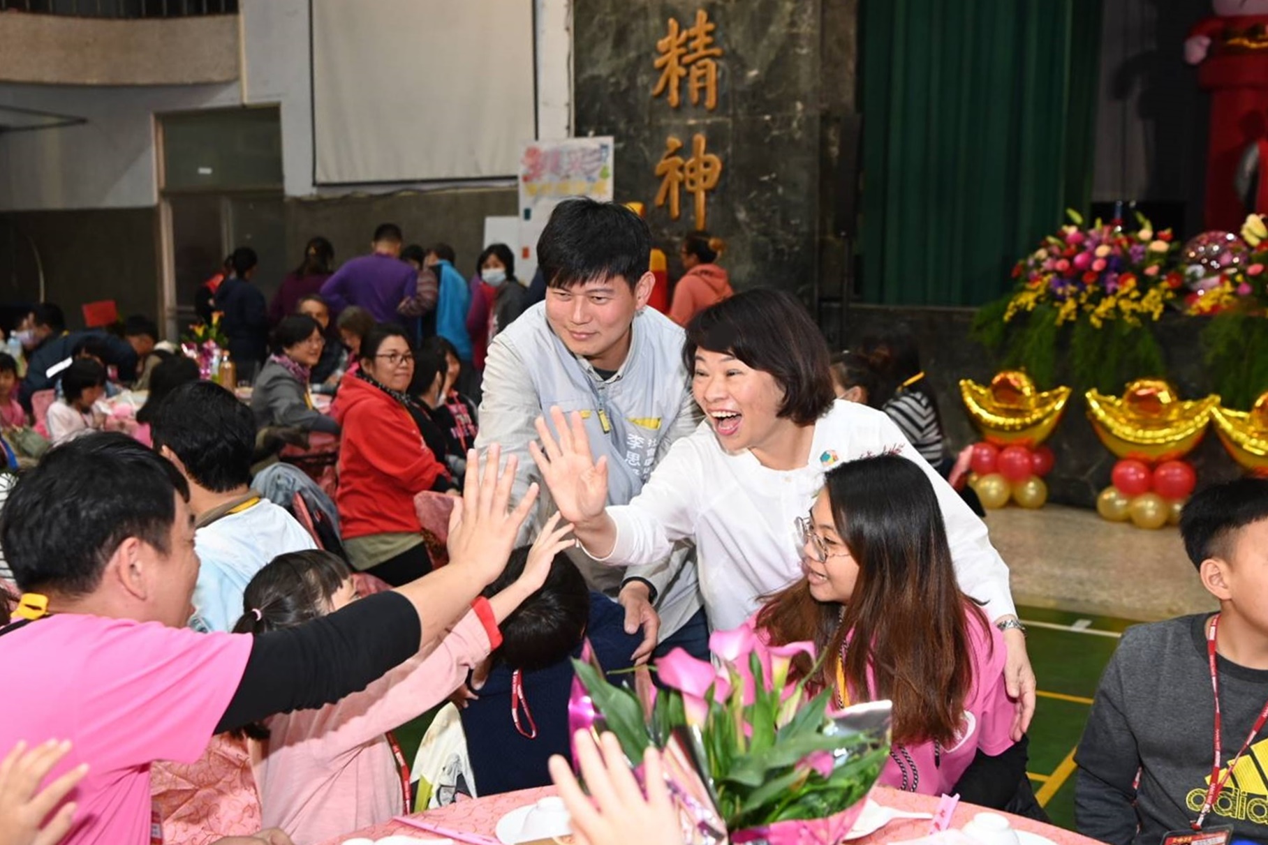 出席「助你幸福」圍爐餐會 黃敏惠感謝福添福基金會15年行善助弱勢