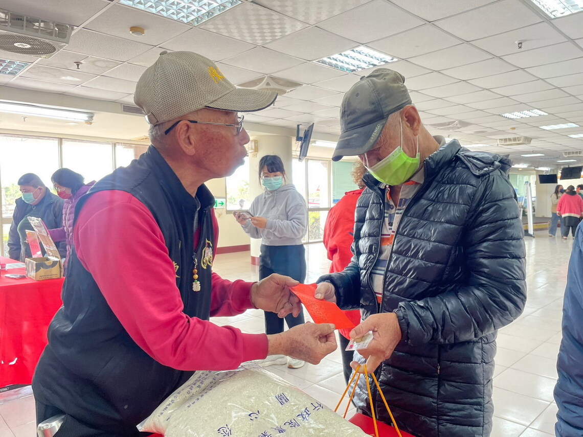 春暖關懷足跡累計28鄉鎮市 滿滿物資載進屏南、離島及原鄉地區