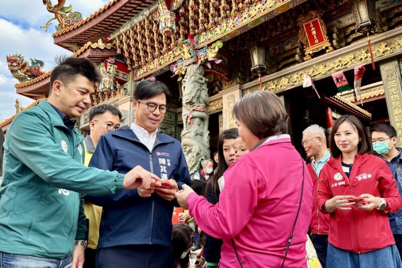 陳其邁接連發紅包　提前喜迎甲辰龍年