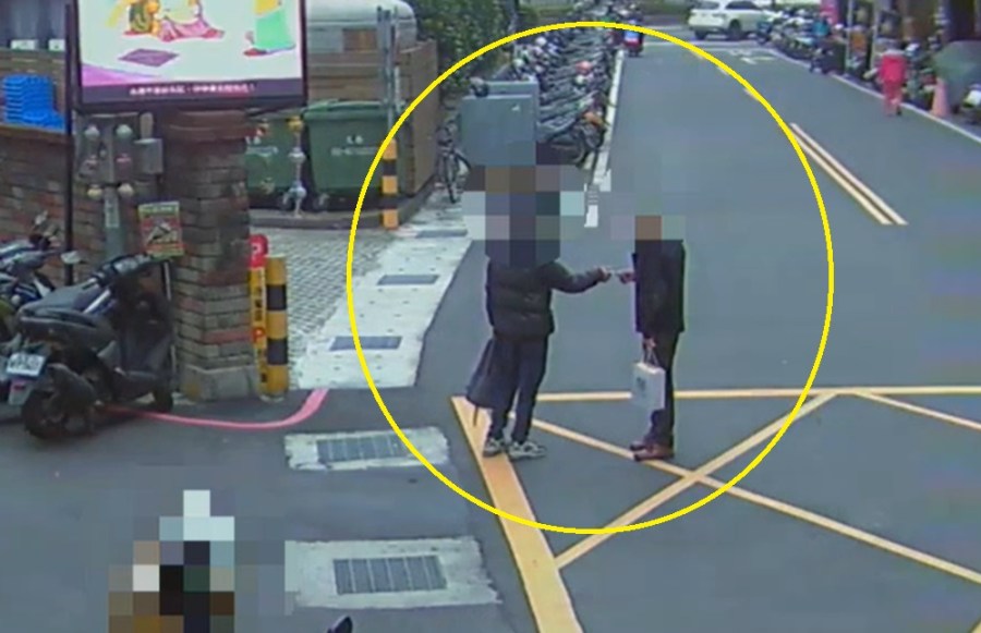 誘逮詐欺面交車手 23歲男更換地點見警拔腿跑還是落網 213 cnews204240128a01
