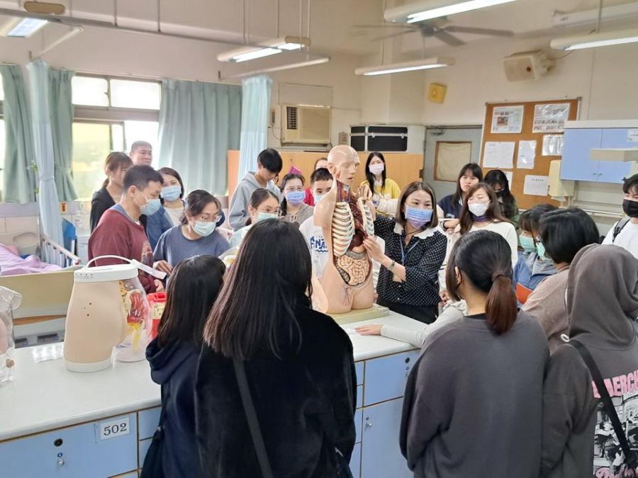 慈惠醫專校園開放日 吸引眾多學生與家長現場實作體驗