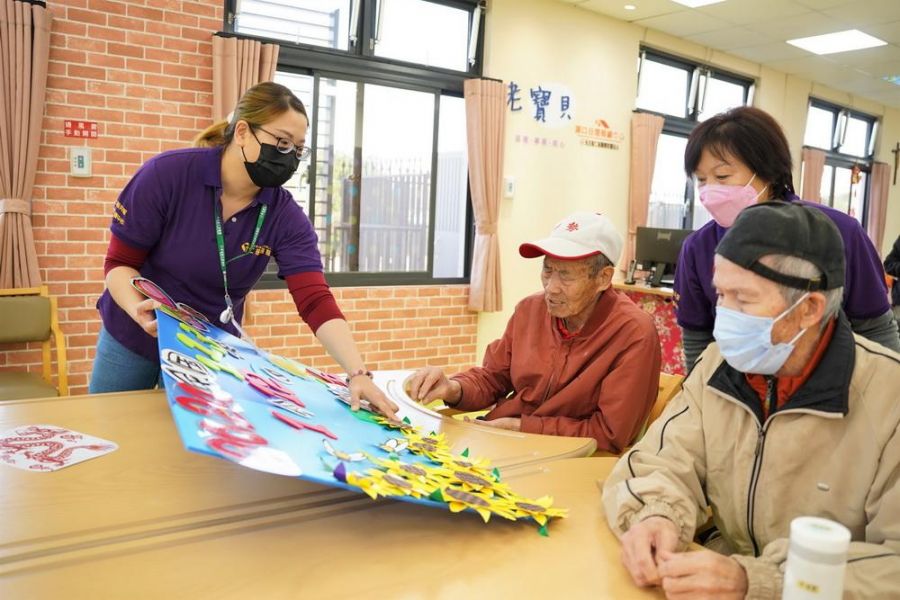 竹縣湖口老寶貝日照中心 安排導向課程幫助失智症長者