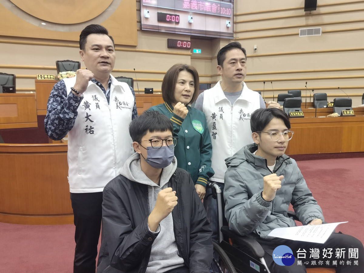嘉義市議會民進黨黨團嚴正譴責暴力，要求警方還原真相/陳致愷攝影