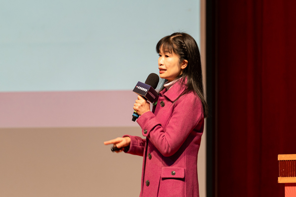 桃園新屋社子國小校長賴美娟:引進閱讀素養前沿教學,收到許多畢業生家長感謝信。