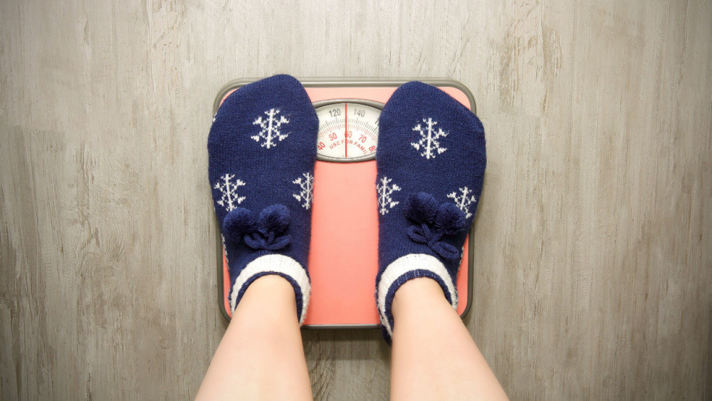 為何冬天更容易變胖? 心理師揭曉「3大真實原因」:體態有變化根本超正常