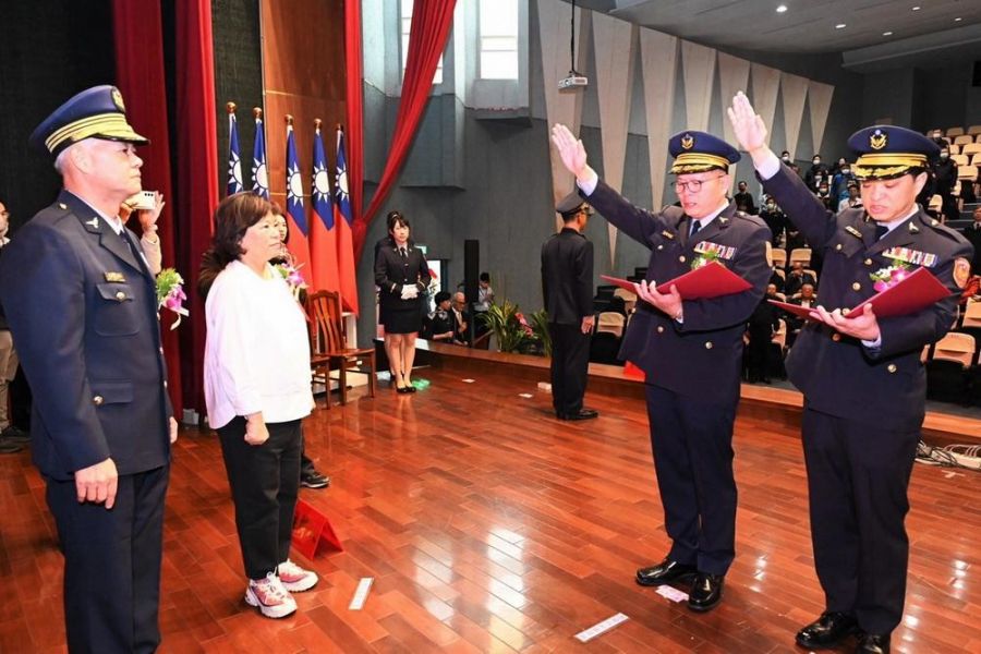 嘉義市長黃敏惠主持卸、新任分局長聯合交接典禮