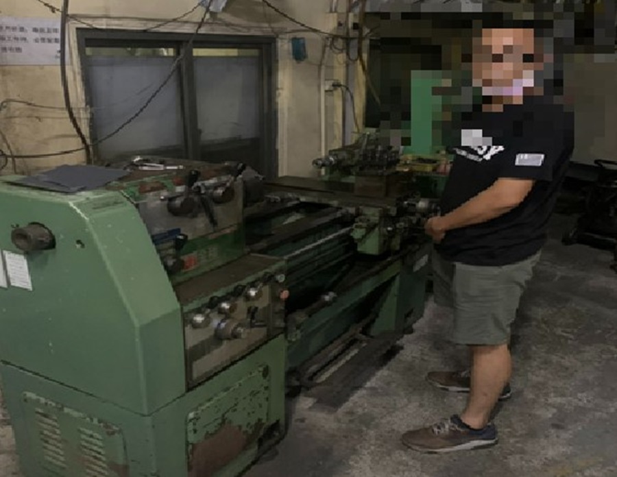 ▲圖說:楊姓犯嫌於上班時間用來改造槍枝零組件的工廠車床 (圖/台中市政府提供)