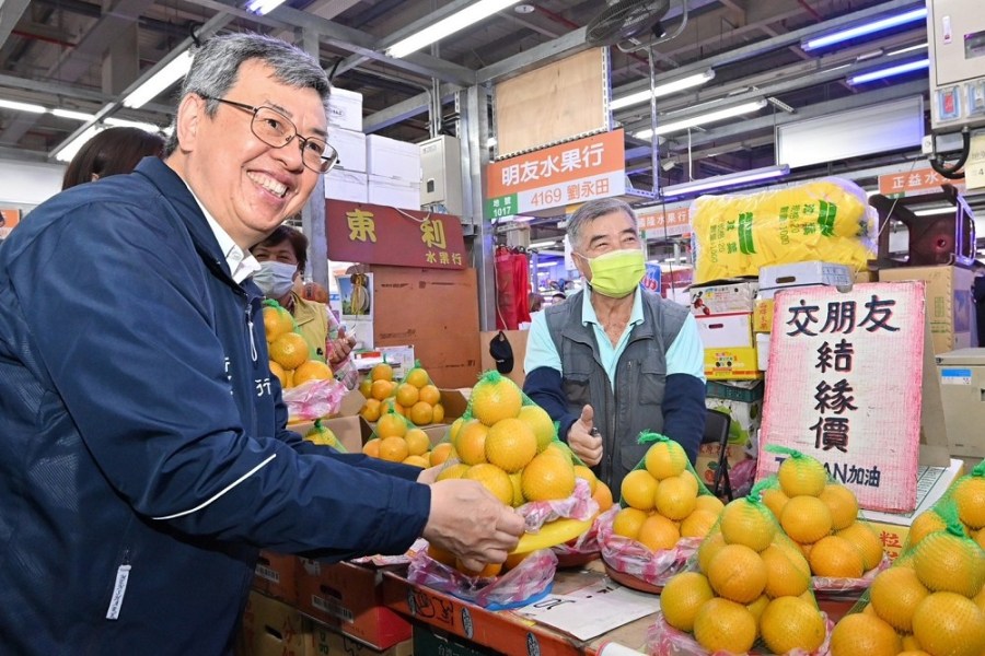 視察北市魚類、果菜批發市場 陳建仁感謝業者穩定春節消費需求 252 視察北市魚類、果菜批發市場 陳建仁感謝業者穩定春節消費需求 251