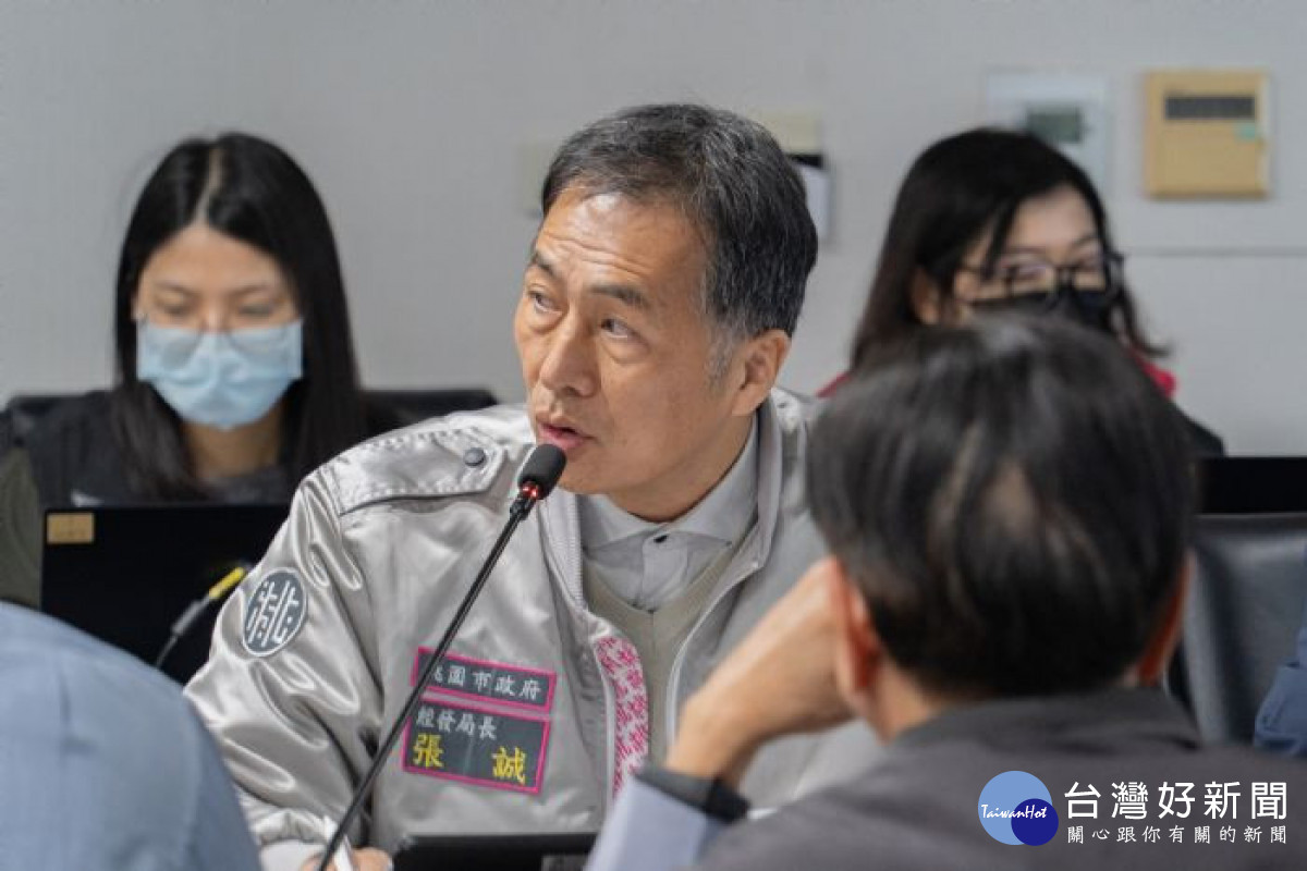 經發局長張誠補充專題報告說明。<br /><br />