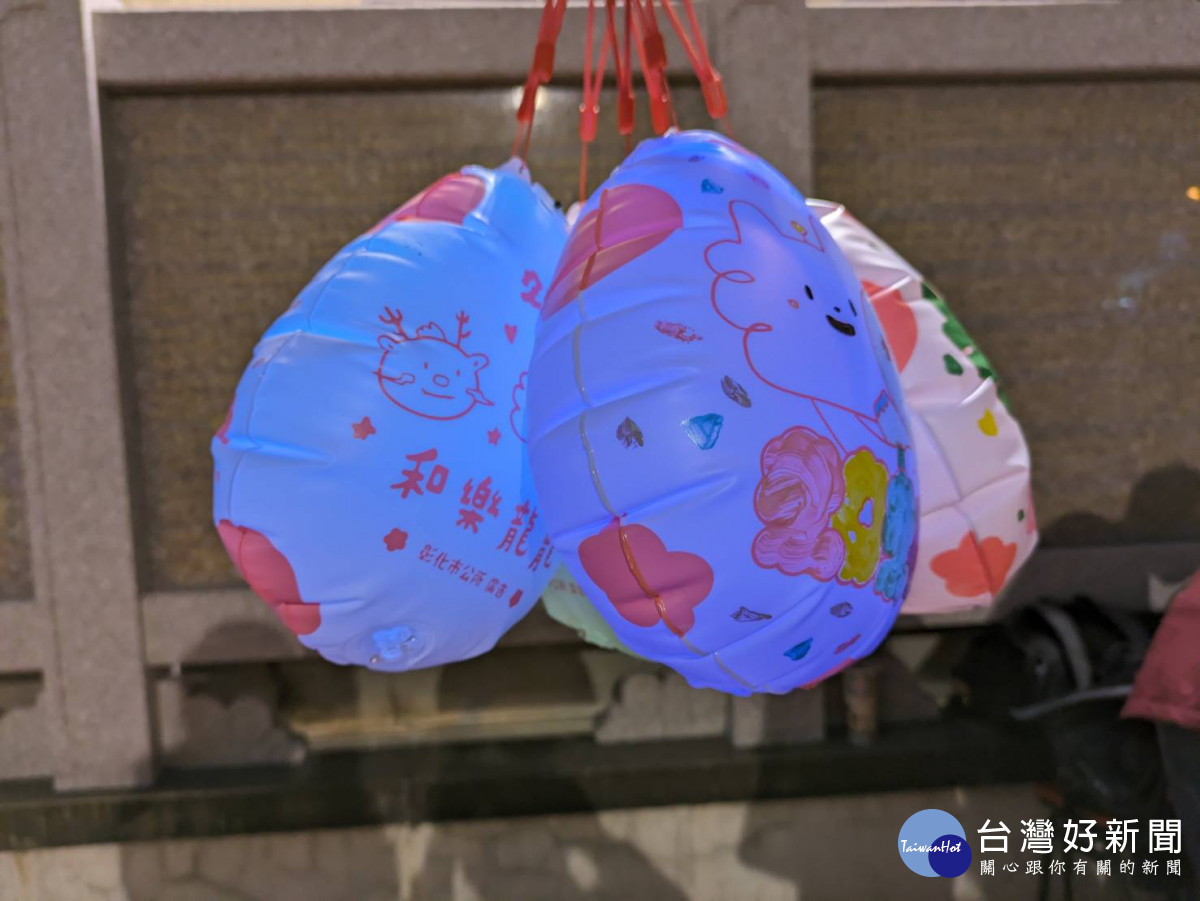 「彰化龍賀‧歡喜有春」新年龍燈。圖/記者鄧富珍翻攝
