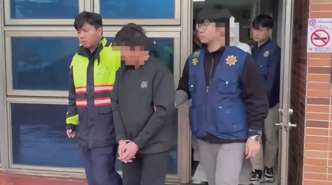 年關將近2嫌缺錢搶銀樓     新湖警獲報5小時內緝獲