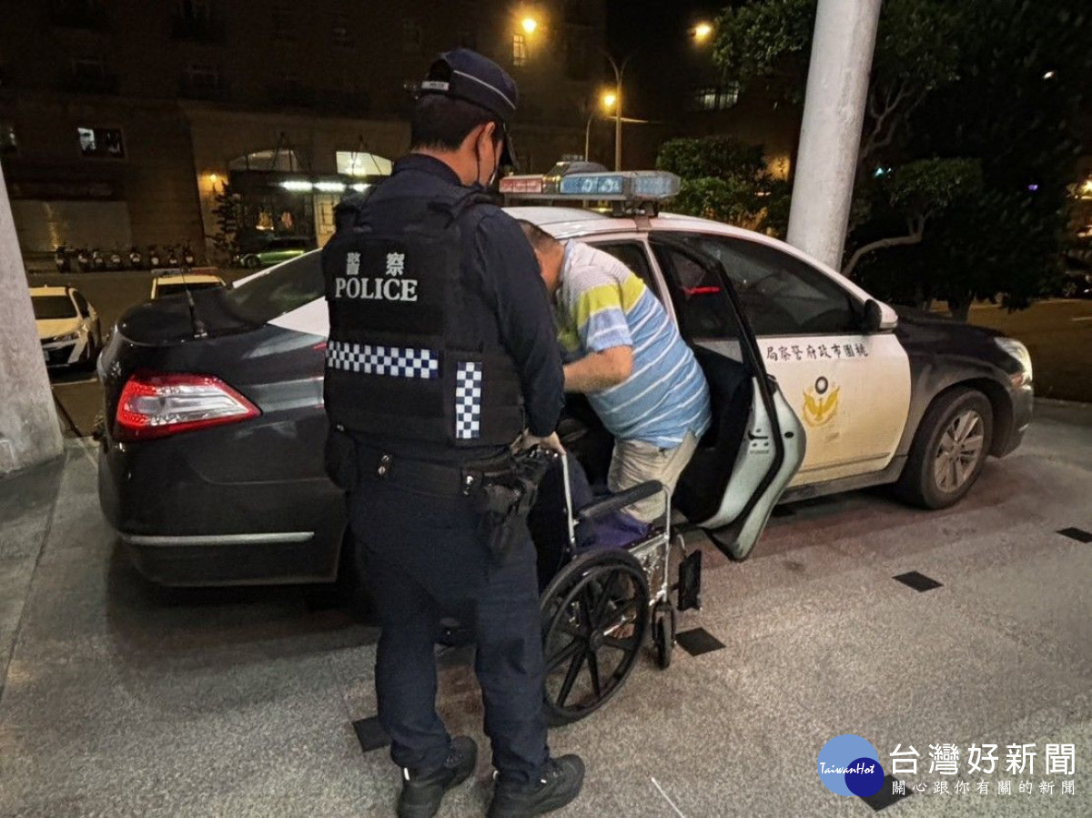 行動不便男負氣離家,警火速救援幸平安。