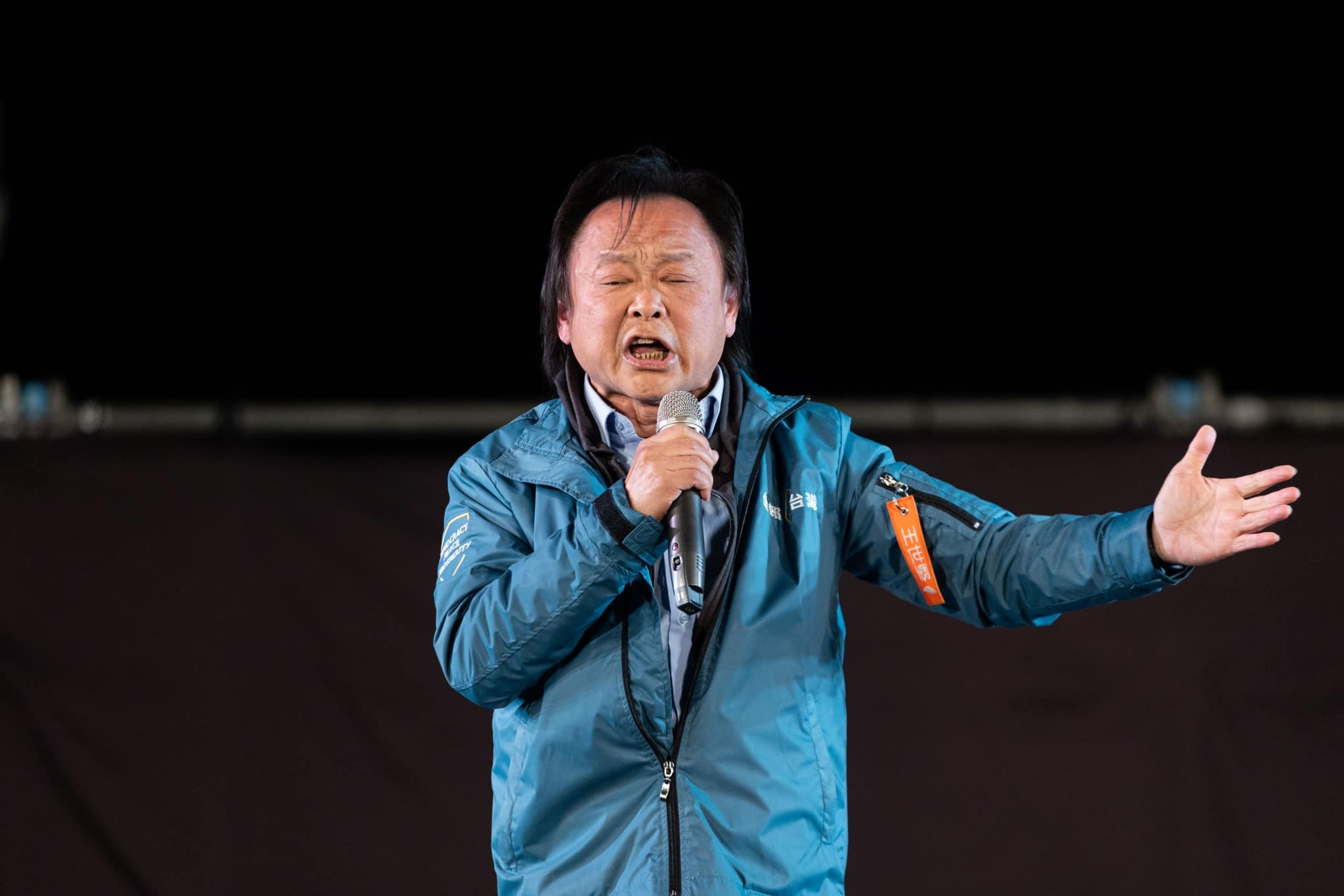 王世堅1日發文表示，民眾黨再怎麼不好、再怎麼小，有8席立委，還是要試圖合作，他希望不要再把藍白罵到一文不值。翻攝王世堅臉書