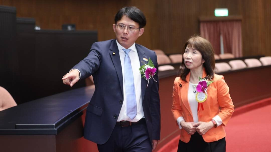 立法院長選舉首輪投票出現一張廢票,陳昭姿認了因投票筆沾有印污污染手指及選票。立法院記者聯誼會提供