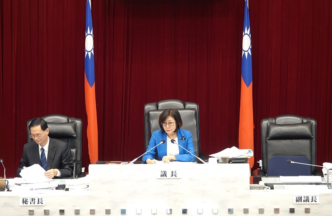 高市議會審議完成年度地方總預算案