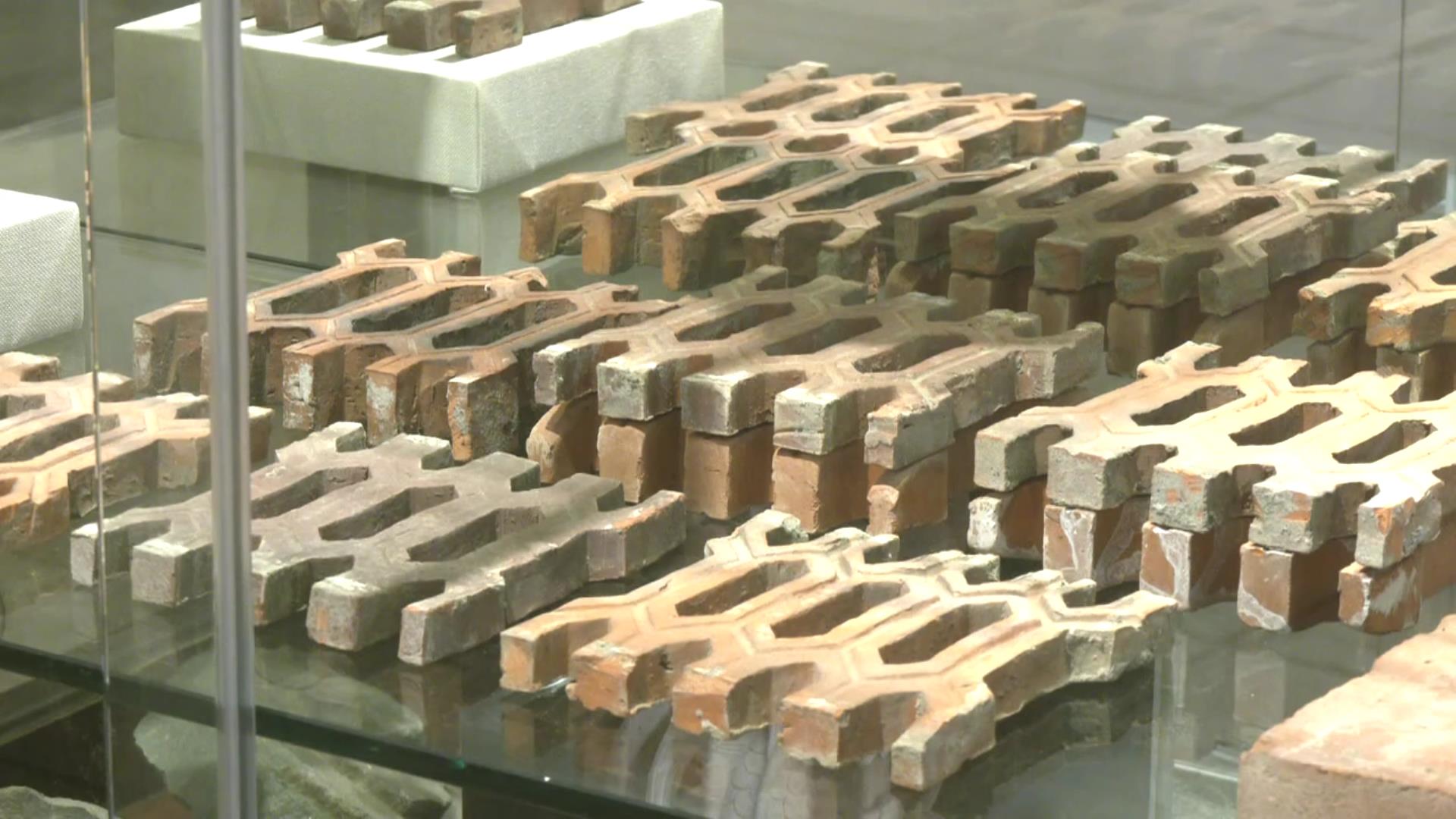 ▲彰化市公所在古月民俗館舉辦「彰廟神物-彰化市代管寺廟文物展」市長林世賢邀請全台民眾前來一睹珍貴神物，感受百年宮廟的神聖氛圍。（記者張溎壕攝）