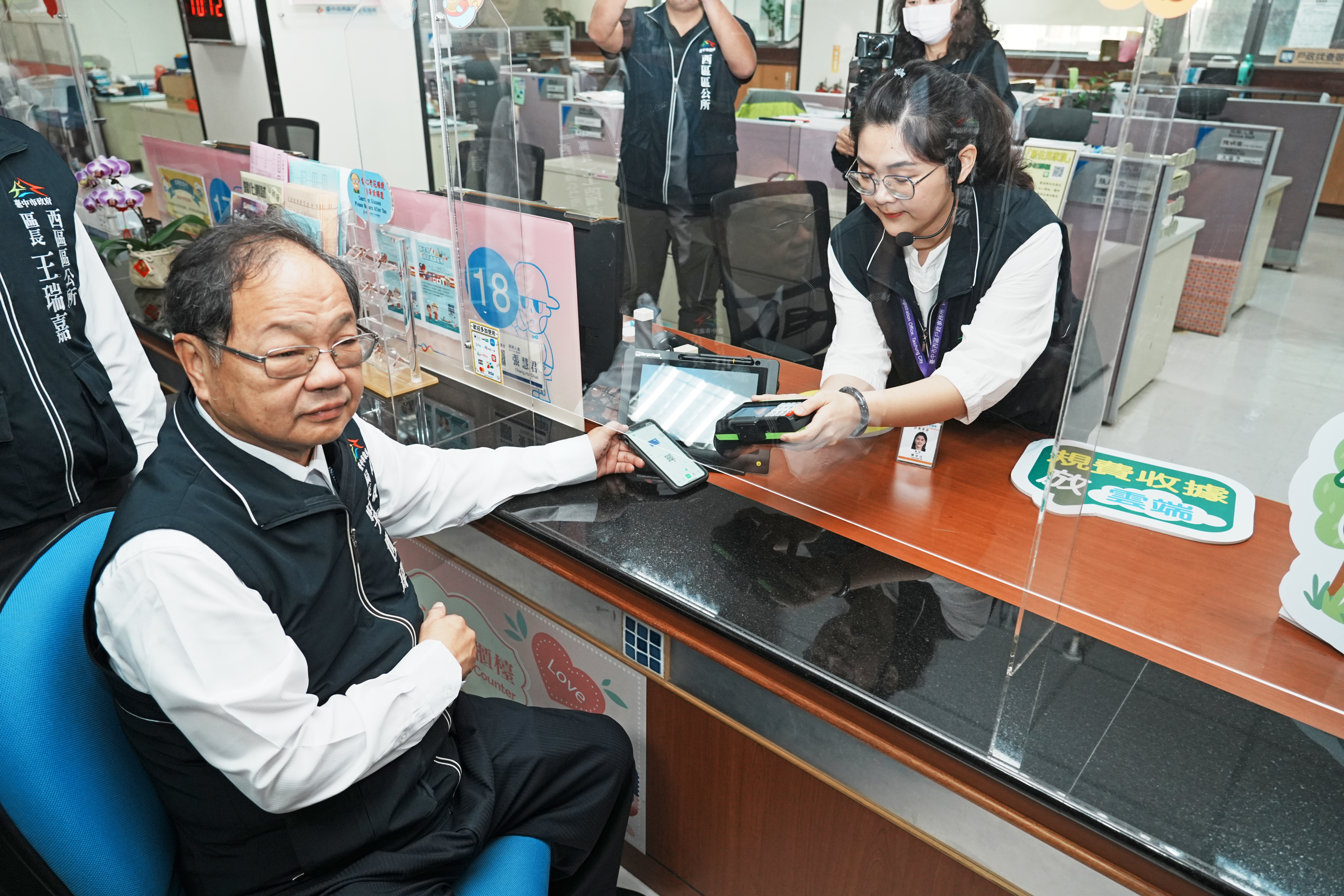 中市戶政規費多元支付服務再升級  民政局長：繳費更便利