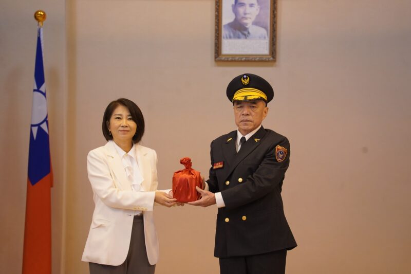 屏東縣消防局長今布達   李彬正升任  周春米：專業領軍新氣象