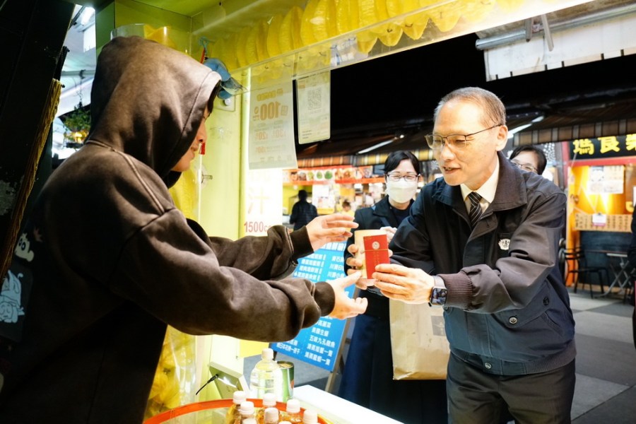 花蓮慈濟愛心商店行善竹筒遭竊 但「愛」還在 242 花蓮慈濟愛心商店行善竹筒遭竊 但「愛」還在 241