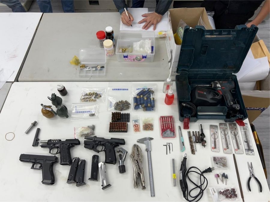 犯嫌擁槍自重 竹南警查獲槍彈送辦