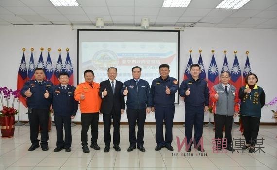體恤警察辛勞!內政部次長吳容輝慰勉中市警第六分局同仁