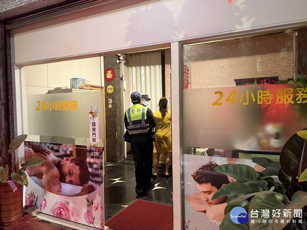 嘉義縣警局結合嘉義憲兵隊，針對轄內卡拉OK、養生館等特種行業處所執行擴大臨檢／警方提供