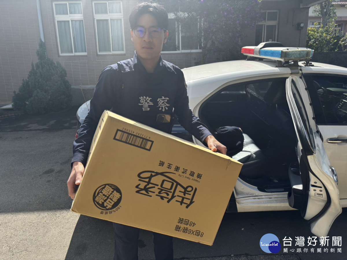 頭洲派出所前往轄內「國際兒童村」探視,讓失依的院童感覺到溫情、溫暖。