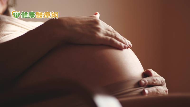 醫師分析《人工生殖法》漏5族群、赴國外代理孕母冒4風險 籲修法開放!