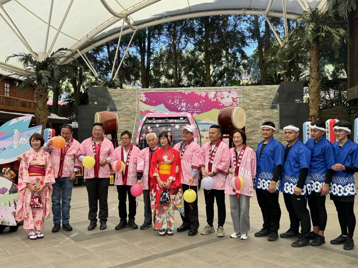 全台最大九族櫻花祭開跑 全新櫻花水晶纜車最有看頭