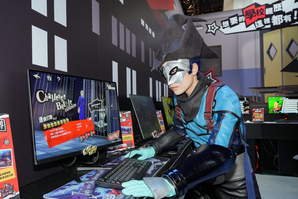 玩家們可以在試玩體驗區實機遊玩,探索P5X雙世界的獨特魅力