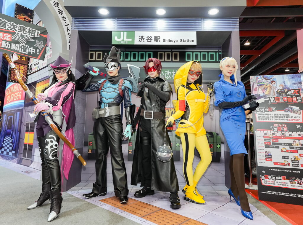 灰名 KAINA、JAY小傑、玄子 Genko、麵Mian及亞織Aori五位人氣Coser扮演遊戲經典角色與玩家同樂