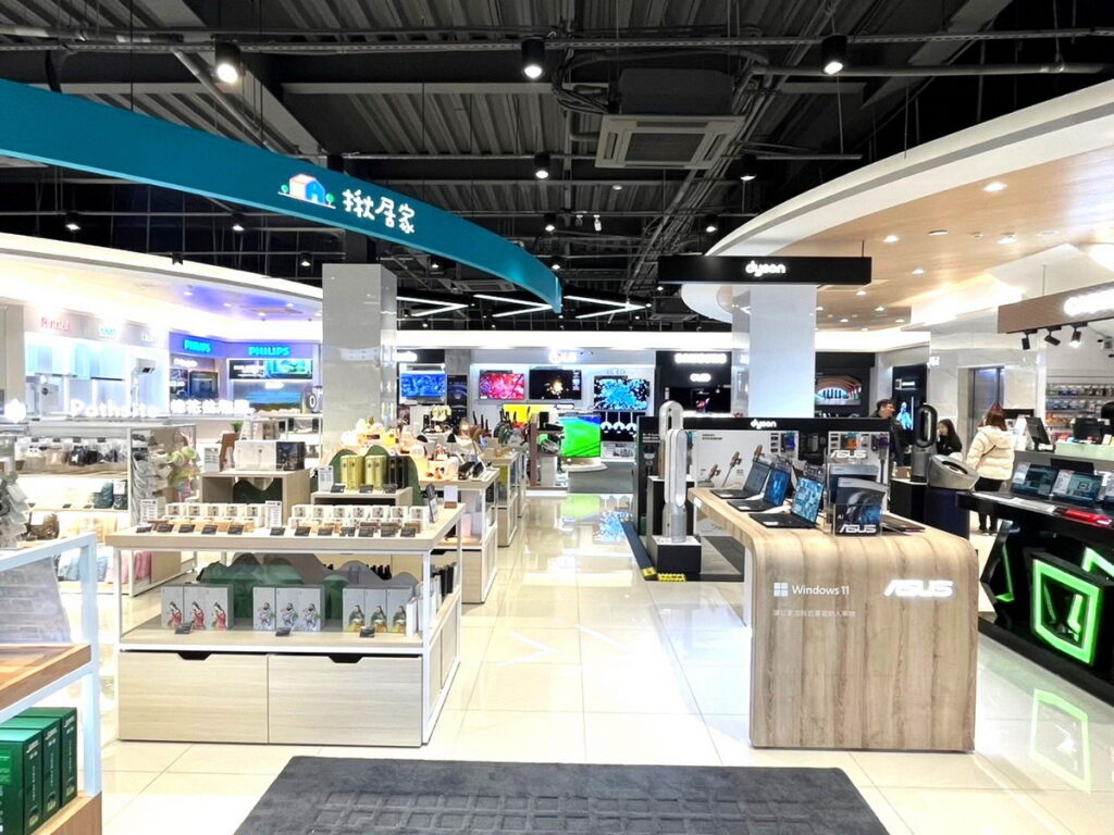 全新開張的全國電子花蓮中山店,面積近二百坪,空間寬敞、簡潔明亮,富有現代感